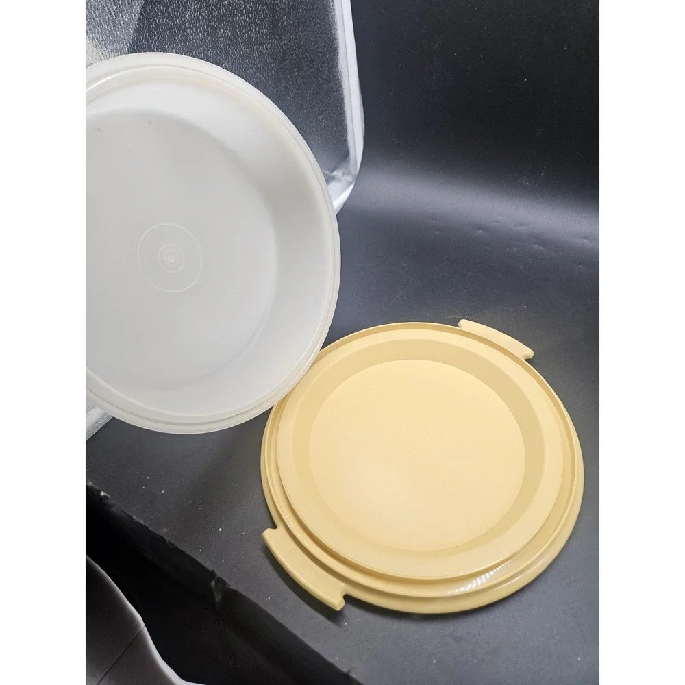 Vintage Tupperware Pie Taker Cake Keeper Harvest Gold #719 Base, #720 Seal